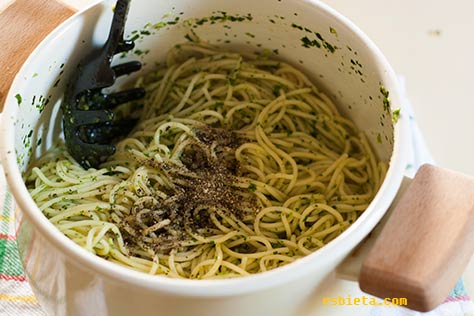 espaguetis-perejil-ajo-3