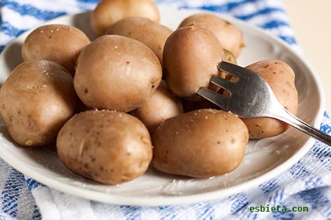 cómo cocer patatas con piel