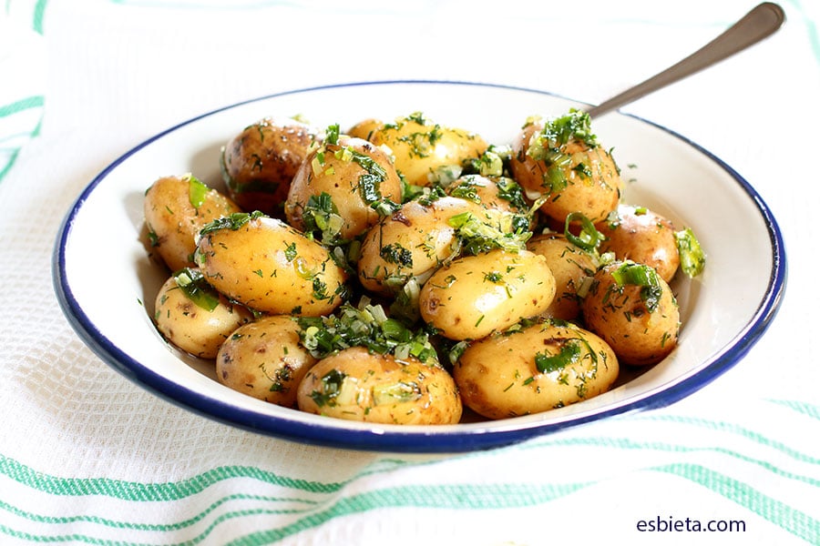 patatas nuevas con sofrito verde